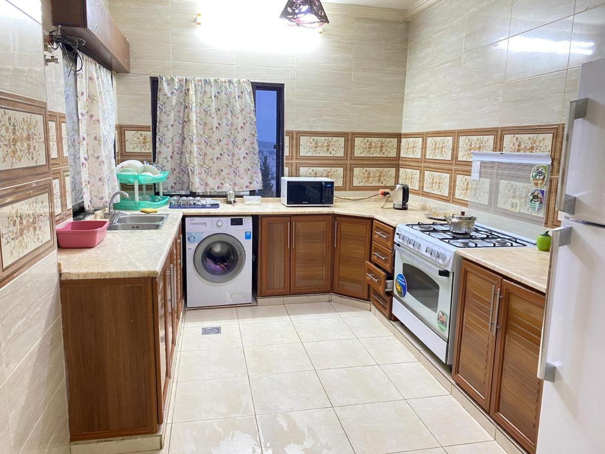 Jerash Gate Apartment Jarash Bagian luar foto